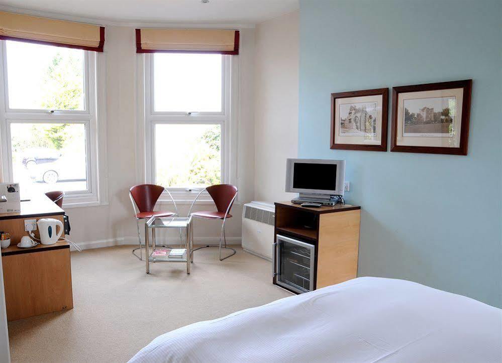 Asperion Hotel Guildford Bagian luar foto